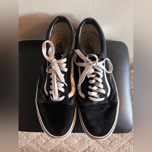 Vans - Picture 2 of 4